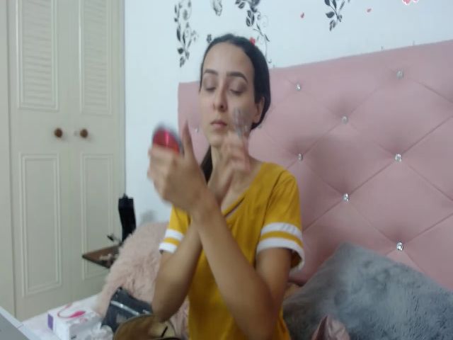 Live sex webcam photo for Alexia__27 #264532825