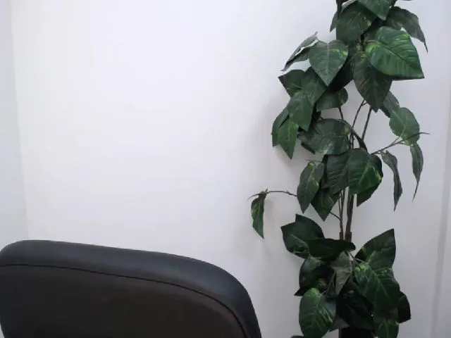 Live sex webcam photo for KendraLei #253749826