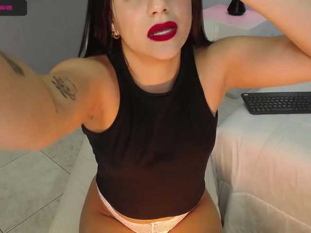 Live sex webcam photo for saramunoz #241054633