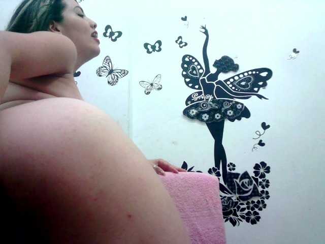 Live sex webcam photo for meganhot21 #241421835