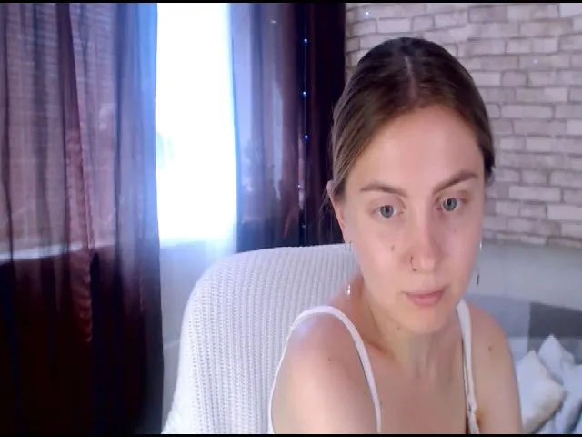 Live sex webcam photo for CumMeaRiver #260466292