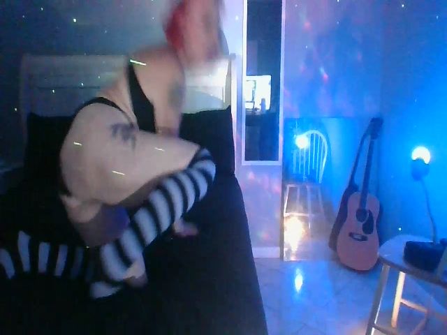 Live sex webcam photo for SweetnisApril #262481570