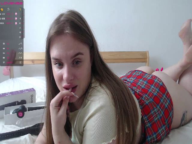 Live sex webcam photo for AliceSins1 #261342400