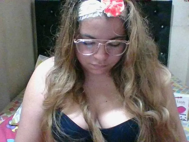 Live sex webcam photo for Victoriamor #253249994