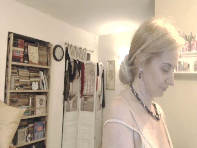 Live sex webcam photo for CHARISS #261561826