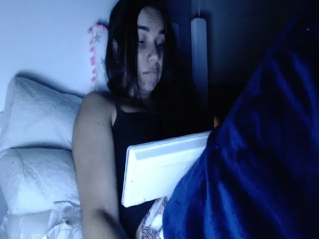 Live sex webcam photo for Joanne7 #263507956