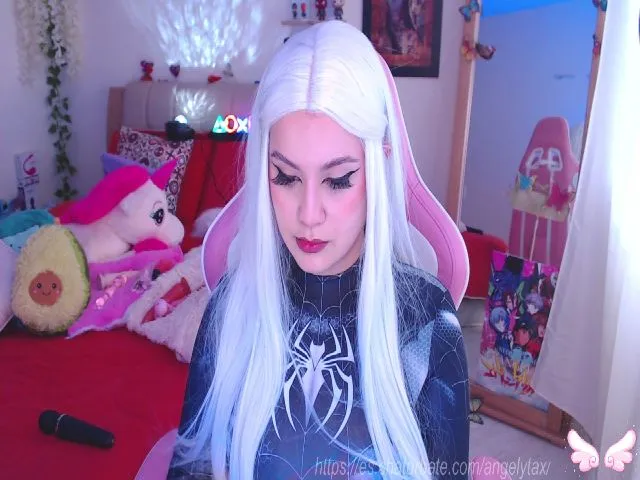 Live sex webcam photo for Angelytaxx #254612318