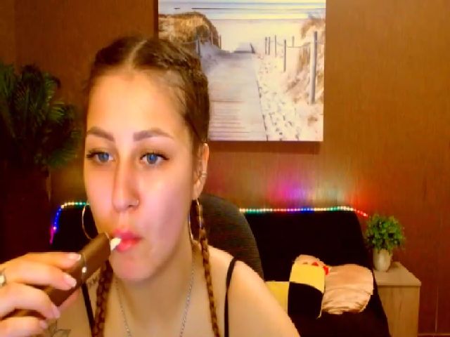 Live sex webcam photo for MsDream_ #261333749