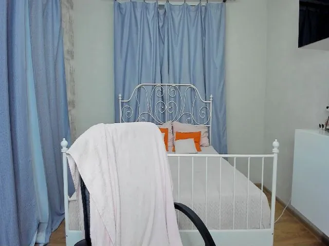 Live sex webcam photo for A11yson #263292378