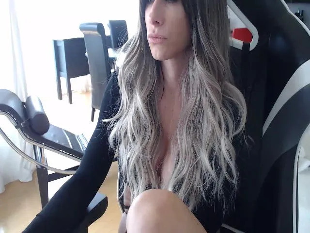 Live sex webcam photo for Karolynn #252892480