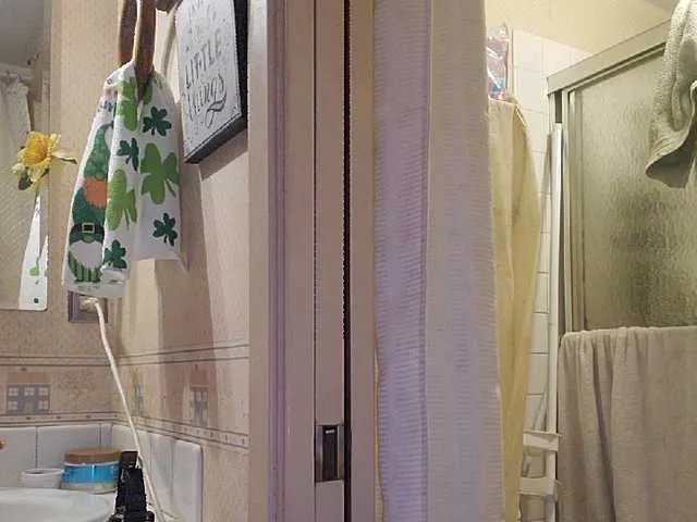 Live sex webcam photo for Prurient-Gem #240995137