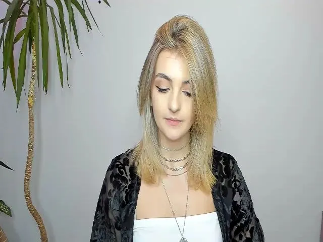 Live sex webcam photo for HelelGretta #263286303