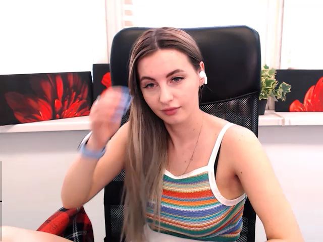 Live sex webcam photo for Lilly_Adams_ #254833189