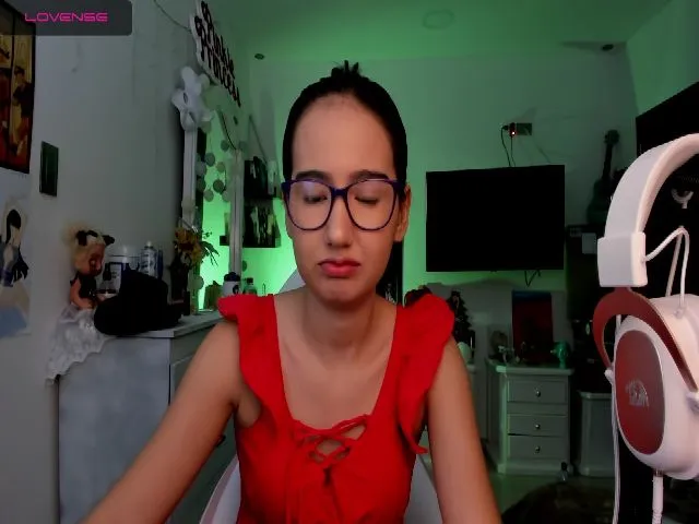 Live sex webcam photo for AnnieJulieth #259493747