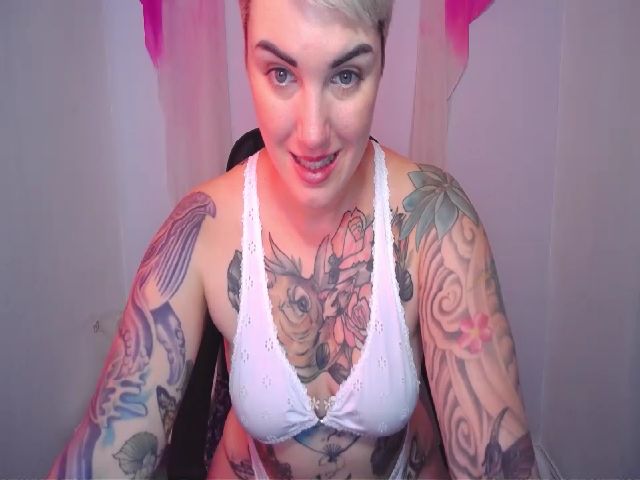 Live sex webcam photo for MissCharliex #263045795