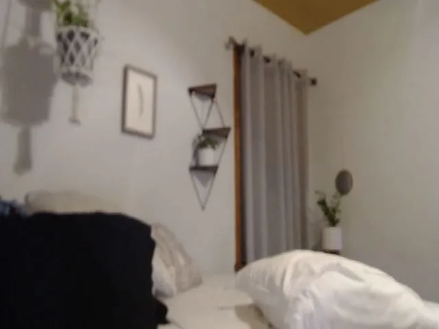 Live sex webcam photo for Lunar_cy_ #254995806
