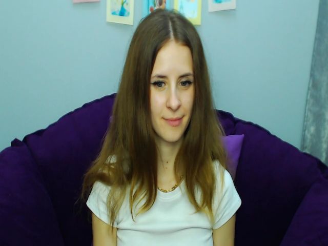 Live sex webcam photo for KristenKravit #253676392