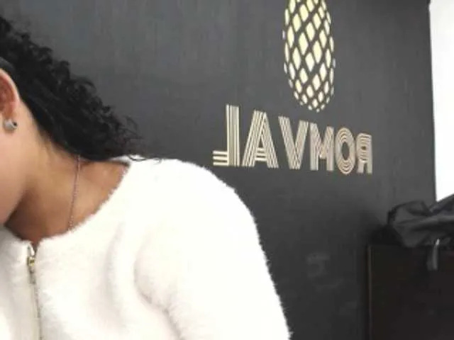 Live sex webcam photo for Angeluxxx #241118941