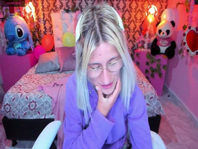 Live sex webcam photo for Silvana_21_ #256564815