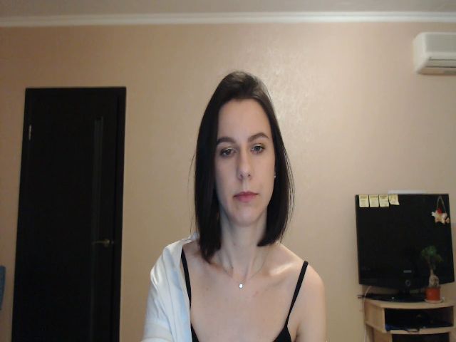 Live sex webcam photo for CandyJylie #256089060