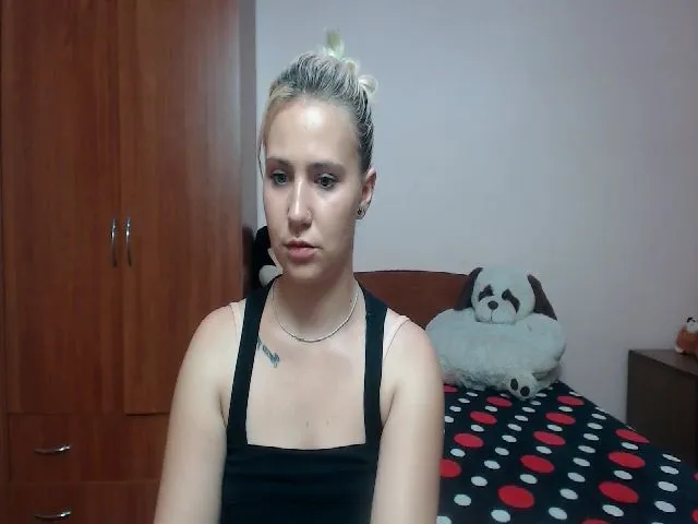 Live sex webcam photo for Tweetyboom #252658684