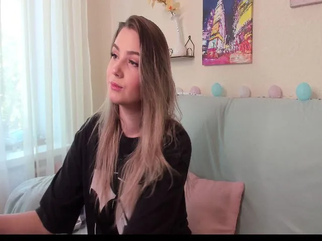 Live sex webcam photo for LeaBaker #253715895