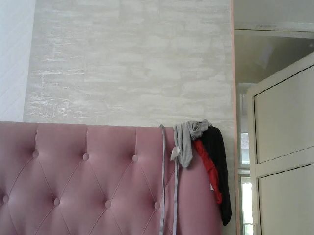 Live sex webcam photo for Jessica1717 #253029074