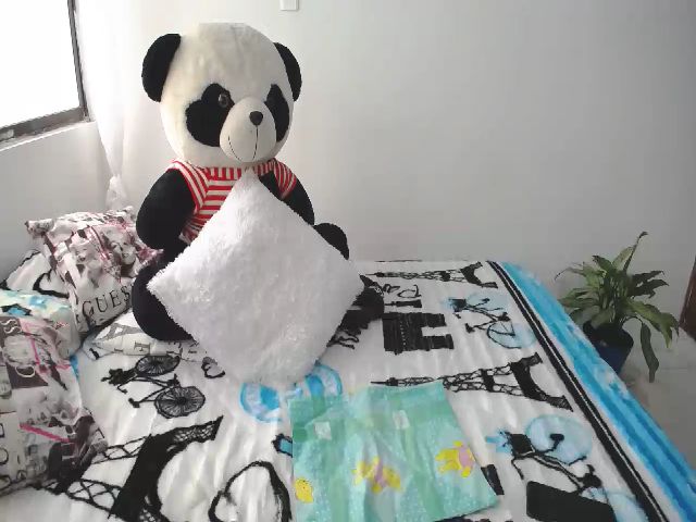 Live sex webcam photo for GracieVice #254199467