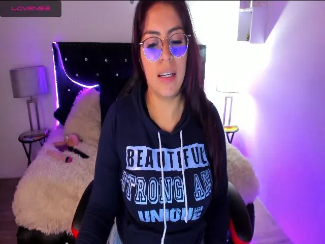 Live sex webcam photo for Irene__larson #257412327