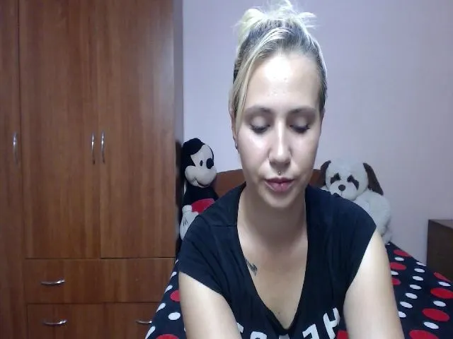 Live sex webcam photo for Tweetyboom #259557734
