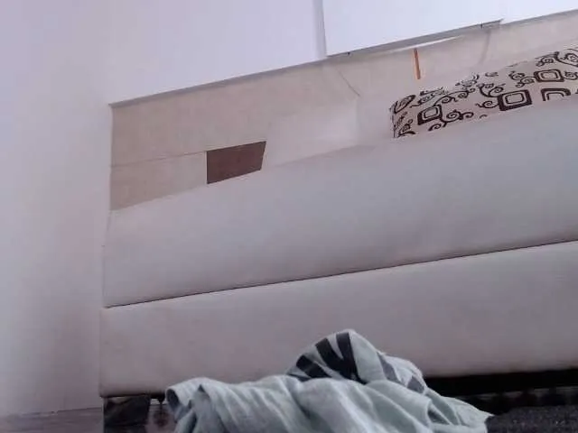 Live sex webcam photo for cristal-230 #246652226