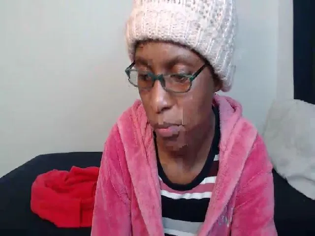 Live sex webcam photo for YasminStar #256040308