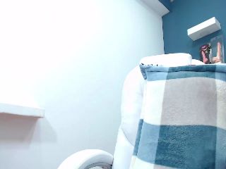 Live sex webcam photo for HANNAH_19 #251644844