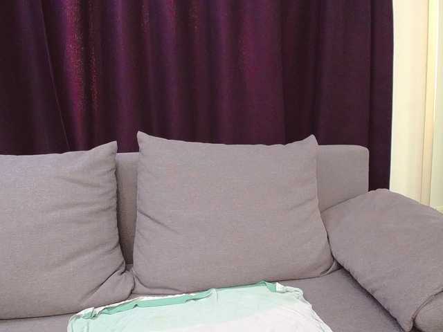 Live sex webcam photo for O-Queen #241158324