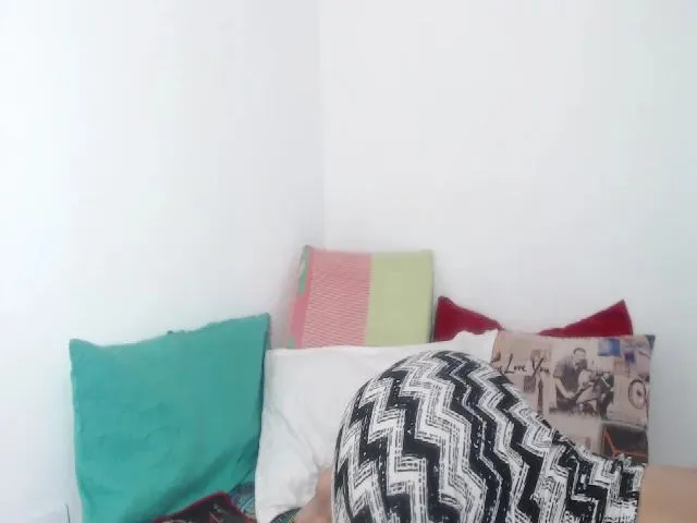 Live sex webcam photo for HotxKarina #253219155