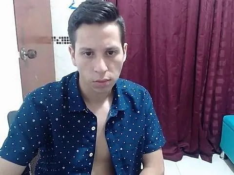 Live sex webcam photo for boyhornynew #242253714