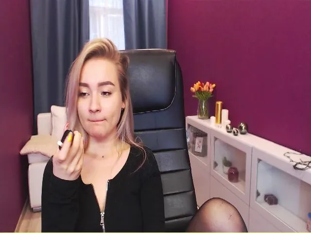 Live sex webcam photo for Kara_Smith #252379440
