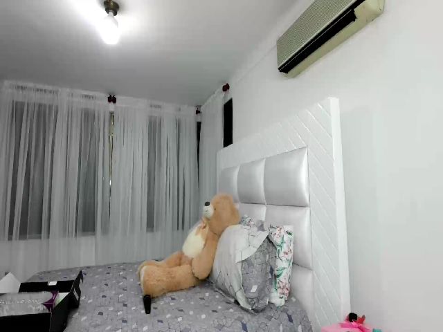 Live sex webcam photo for Einnyn_sweet #258351654