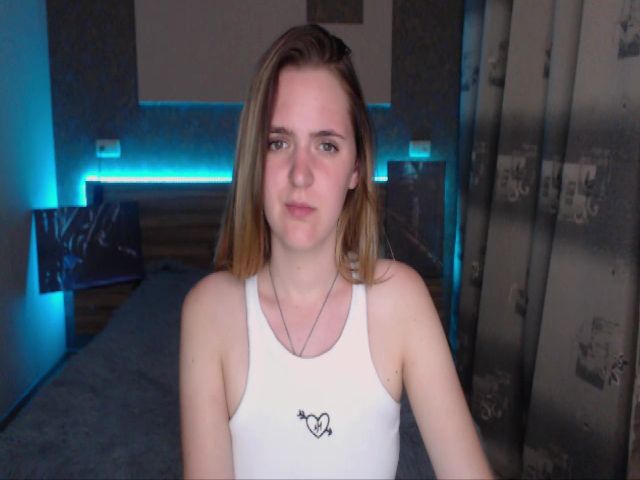 Live sex webcam photo for Ella_Hudson #264468314