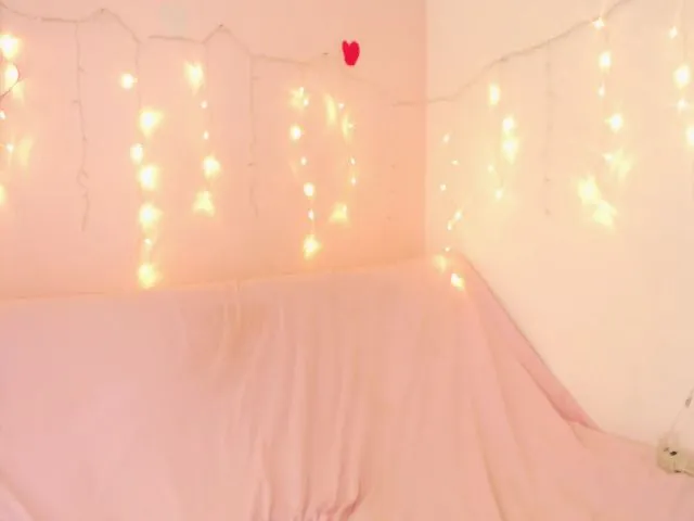 Live sex webcam photo for charlotpotter #254843826