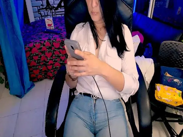 Live sex webcam photo for Sashabreck #287860043