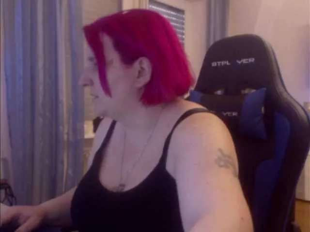 Live sex webcam photo for DrachenLady39 #241435822