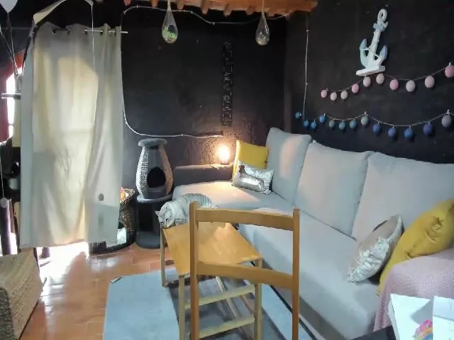 Live sex webcam photo for LisaMariaH #258551929
