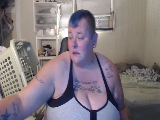 Live sex webcam photo for PunkChick420 #257363287
