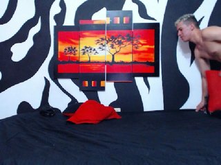 Live sex webcam photo for KataGtGngBng #240587195