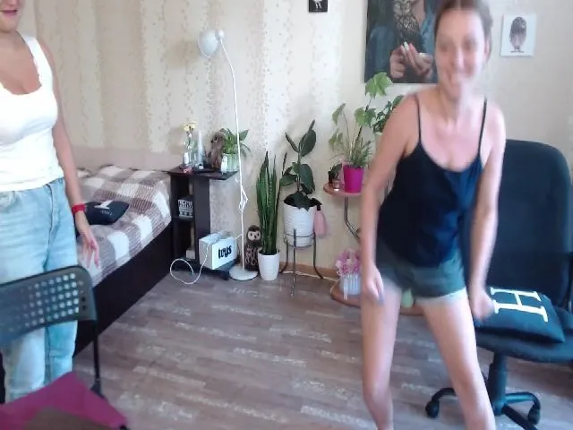 Live sex webcam photo for Emi_lywild #255266570
