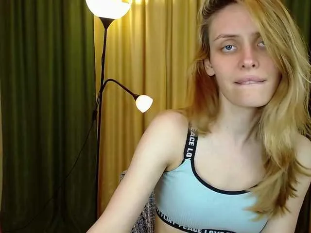 Live sex webcam photo for gloriawoo #241379717