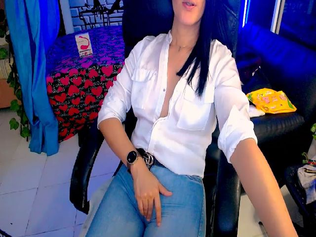 Live sex webcam photo for Sashabreck #287860020