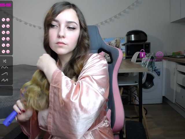 Live sex webcam photo for twinklevi #241045286