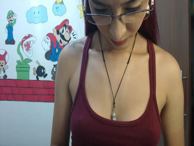 Live sex webcam photo for EmmaScoott #254013076